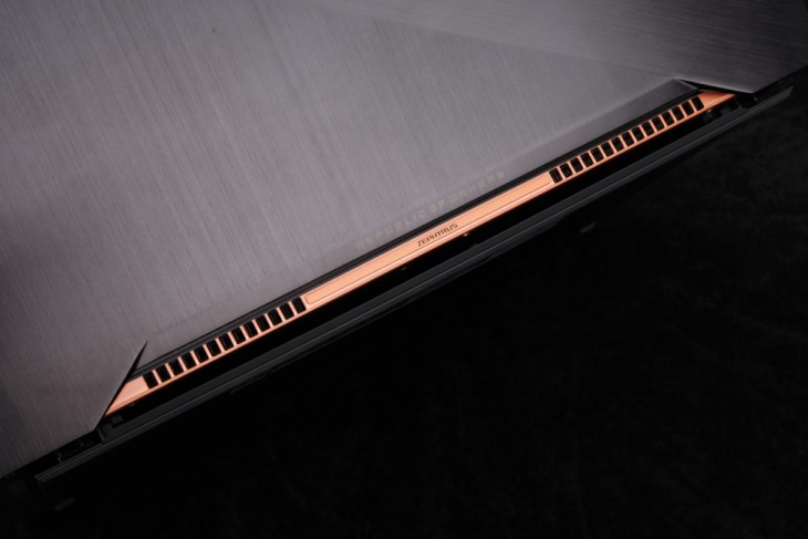 开启轻薄游戏本新时代ROG冰刃GX501VI评测