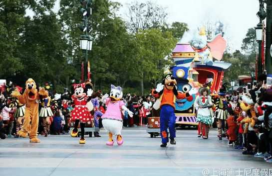 上海迪士尼情侣一天游攻略,七月上海迪士尼旅游攻略