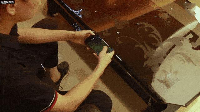 “史上最强全面屏”:怎么摔都不碎,这款手机虐哭一片友商!