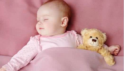 宝宝分床睡妈妈舍不得,宝宝分床睡自己安慰自己