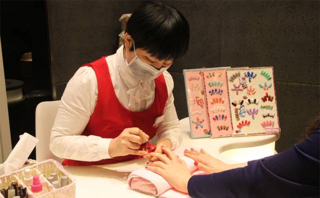 对海底捞变态服务的评价,海底捞服务被冠以变态的真正原因