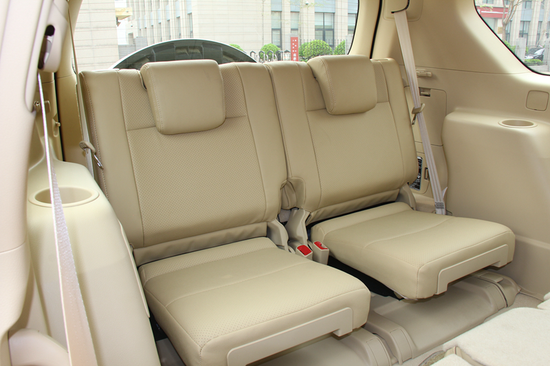 平行进口丰田轿车,16年二手普拉多2700中东版价格