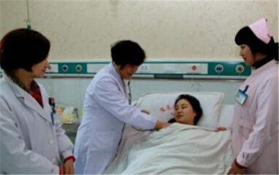 怀孕两次都不发育怎么回事,两次hcg不翻倍导致胎停咋回事