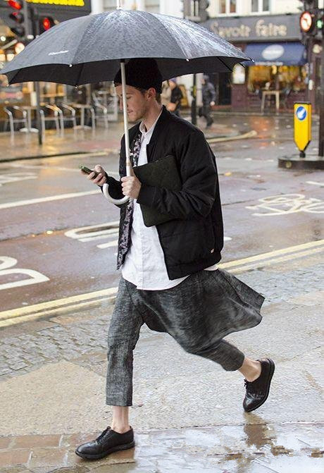 不卷边的裤子怎么缝,不卷裤脚怎么让裤子变短