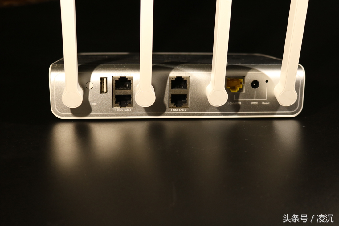 颜值和性能都好的路由器,颜值与实力路由器