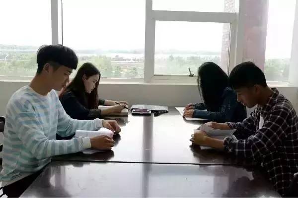 武汉商学院,武汉商学院新生开学典礼