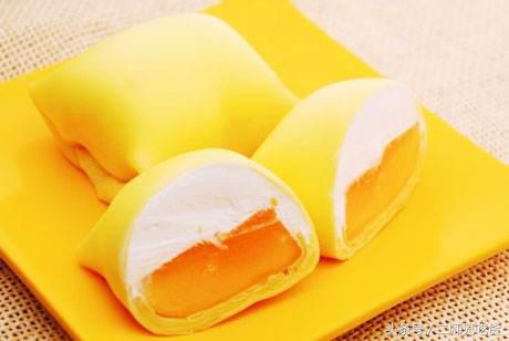 教你如何自制芒果班戟,超级好吃的水果班戟赶紧来做一下