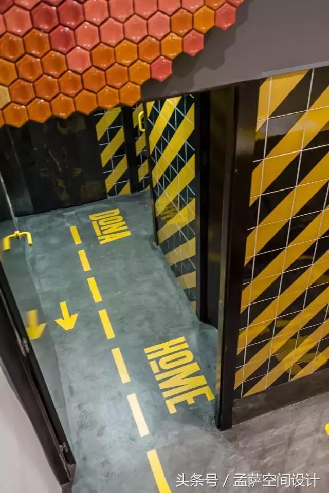 西班牙有家快餐厅也太有意思了,尽然用火腿来做装饰