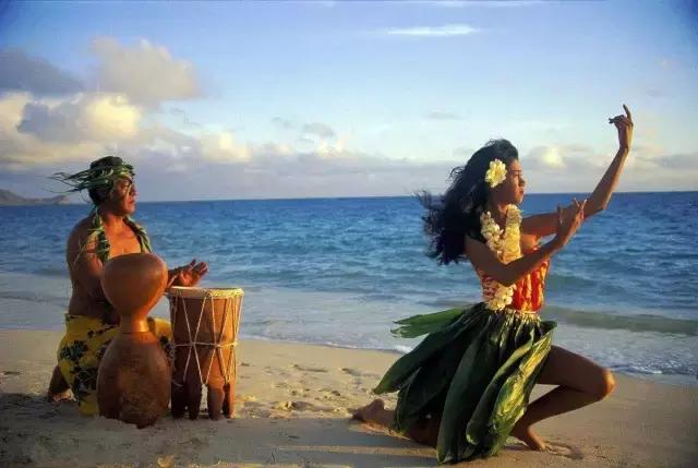 全世界的beach，究竟哪一个美女最多，哪一个又最爱裸游？