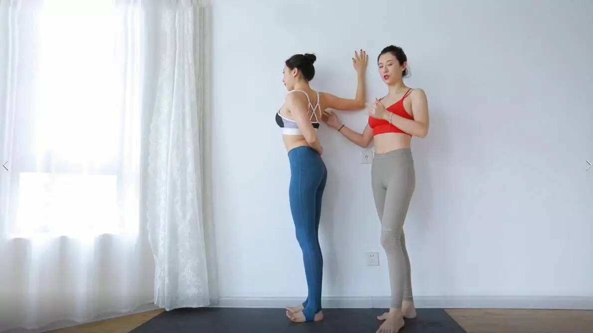 胸部严重下垂干瘪怎么办瑜伽动作,女性胸部挺拔靠什么支撑