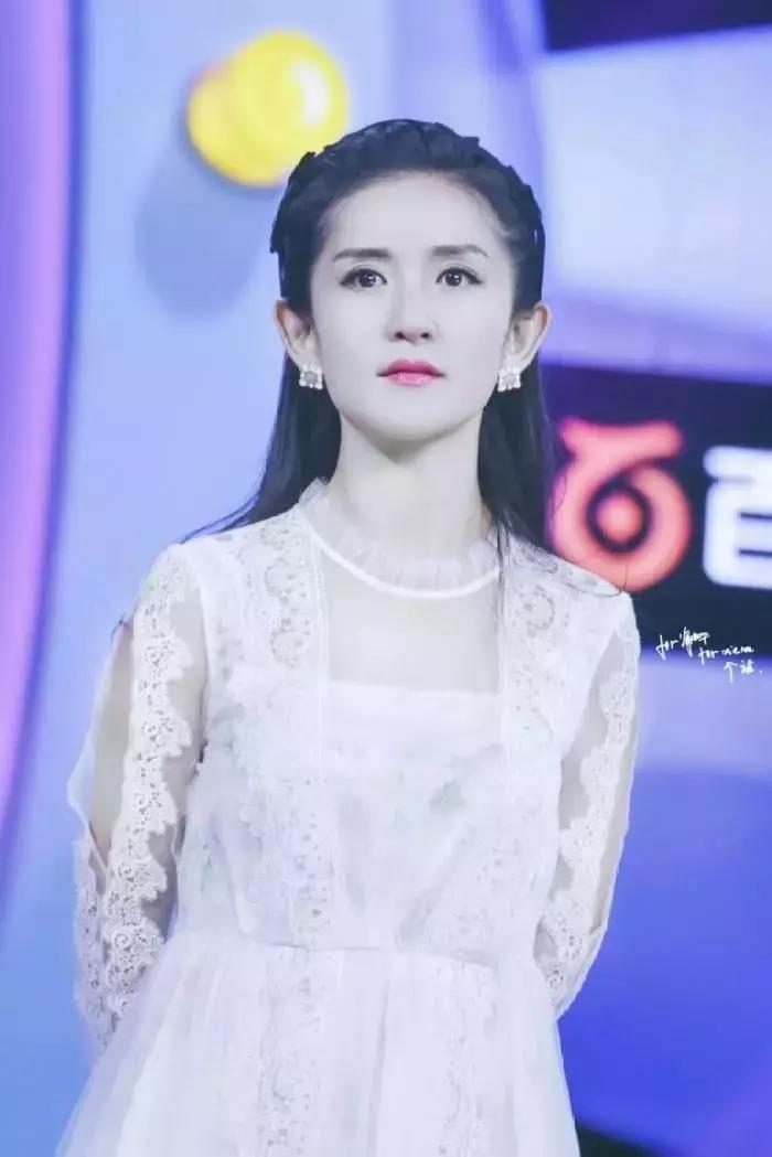 终于知道娱乐圈哪对CP爱撒狗粮了，隔着屏幕都闻到恋爱的酸臭味