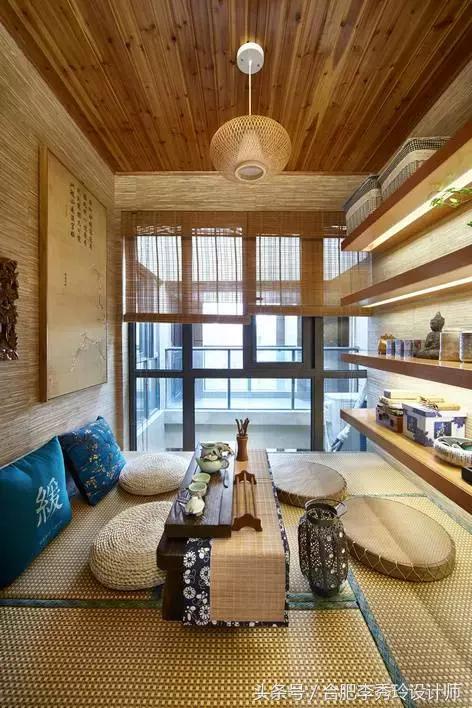 把阳台改成小卧室榻榻米,房子不大但能容得下一家老小