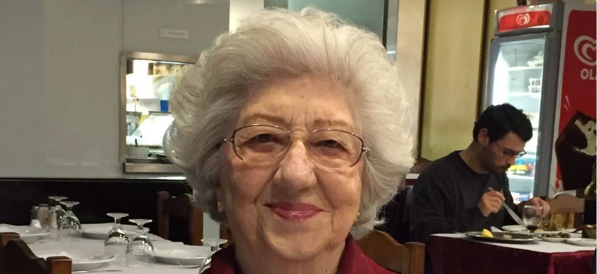 一首92岁老奶奶的情诗：爱上足球，情人节每天都过