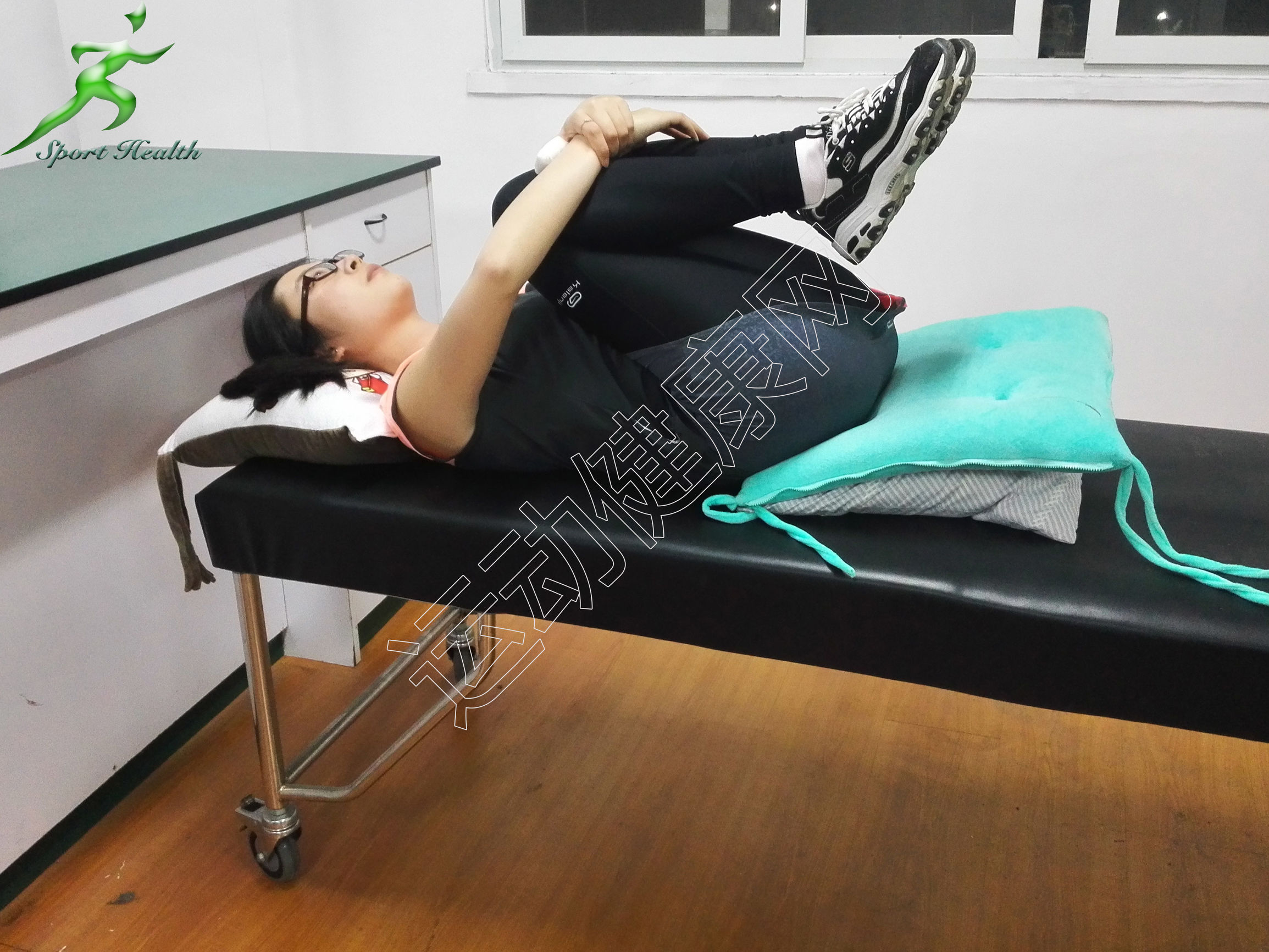 腰椎间盘突出症的康复锻炼方法,腰椎间盘突出正确锻炼方法视频