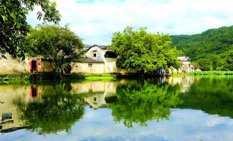 水光潋滟晴方好描写哪个景点,山色空蒙雨亦奇