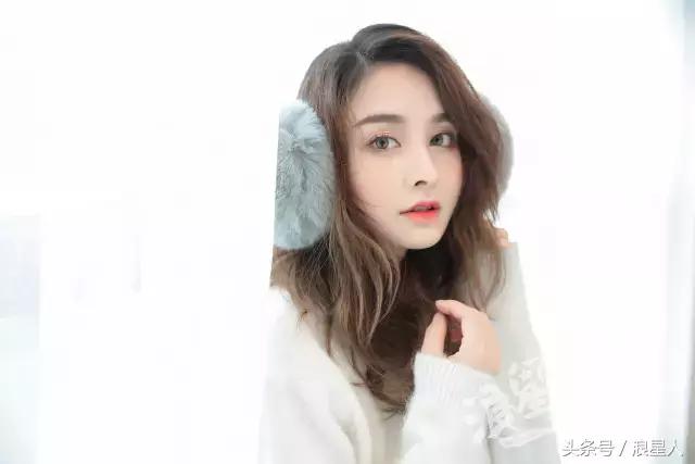 重庆淘女郎美女姐妹花创业，竟被装修工人“吃豆腐”