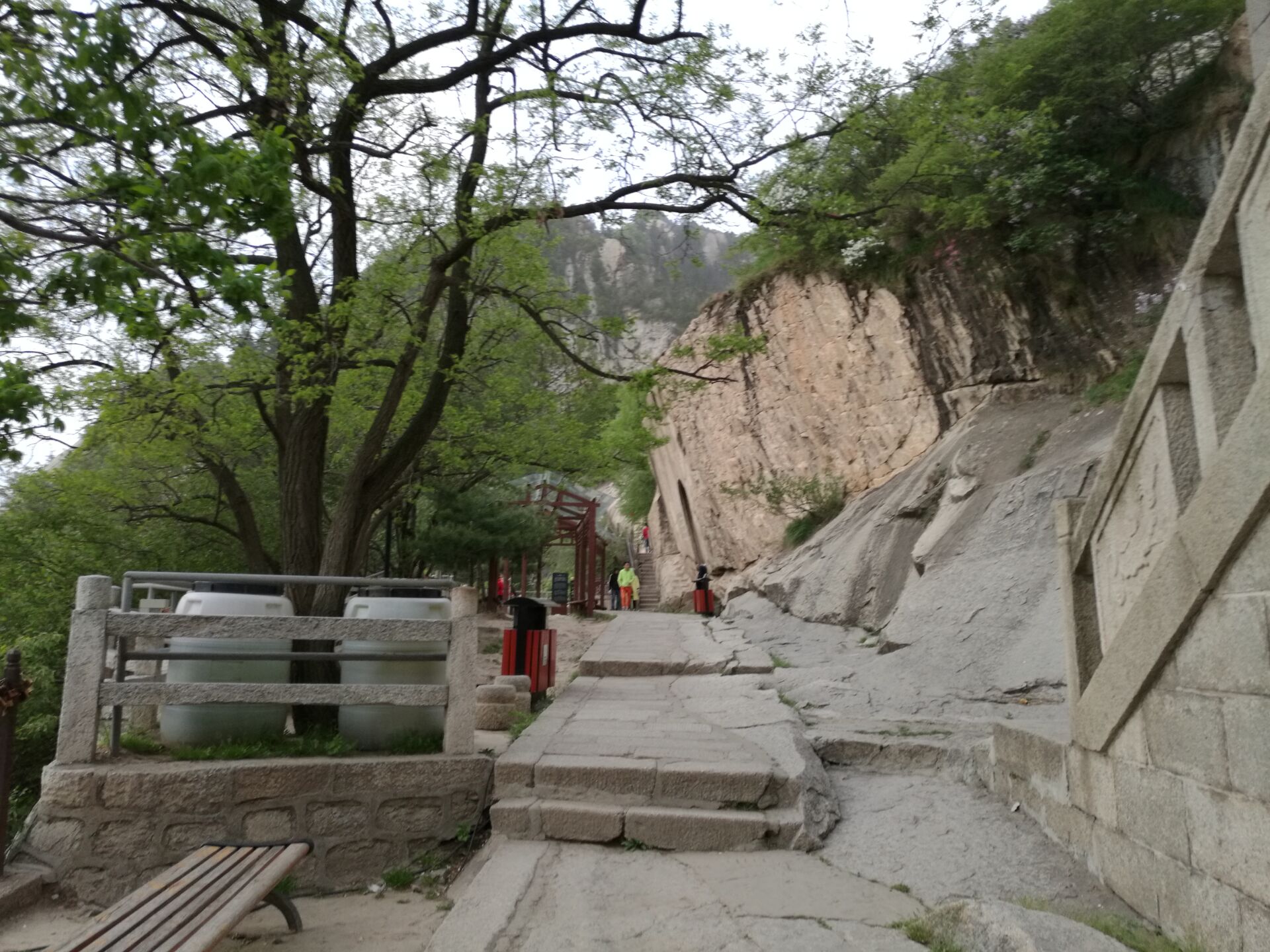 西岳华山旅游登山路线图,徒步爬西岳华山共多少台阶