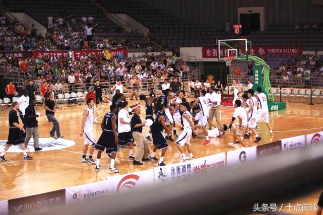 中国篮球斗殴和世界斗殴事件,篮球史上最严重的群殴事件