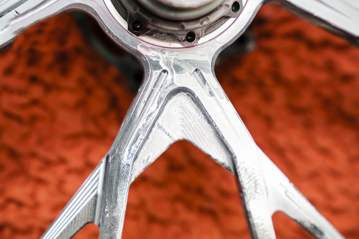 锻造轮毂和旋压轮毂真实测试,锻造轮毂强度测试