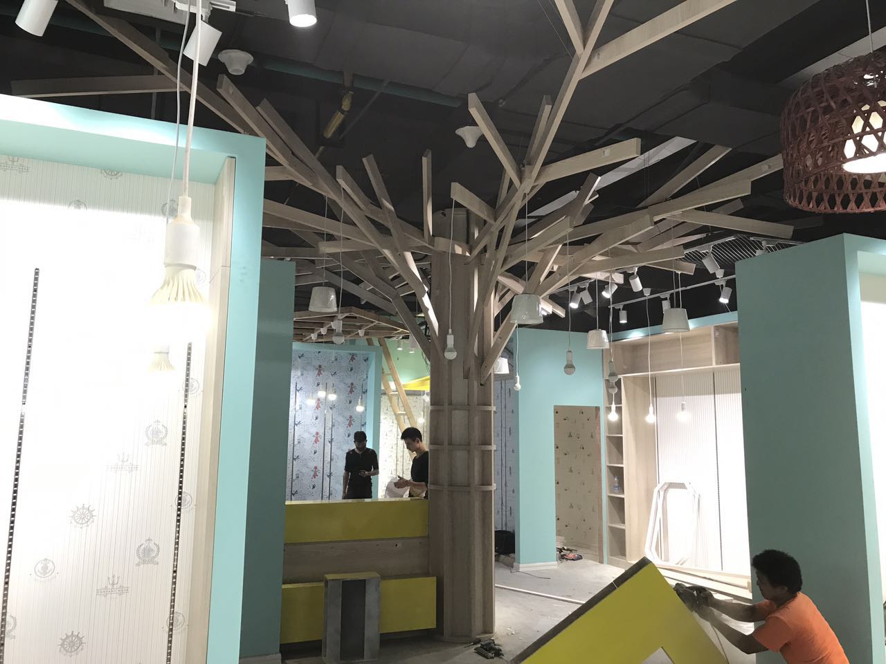 璐濊礉鎷夊缇庢櫙,璐濊礉鎷夊淇¢槼