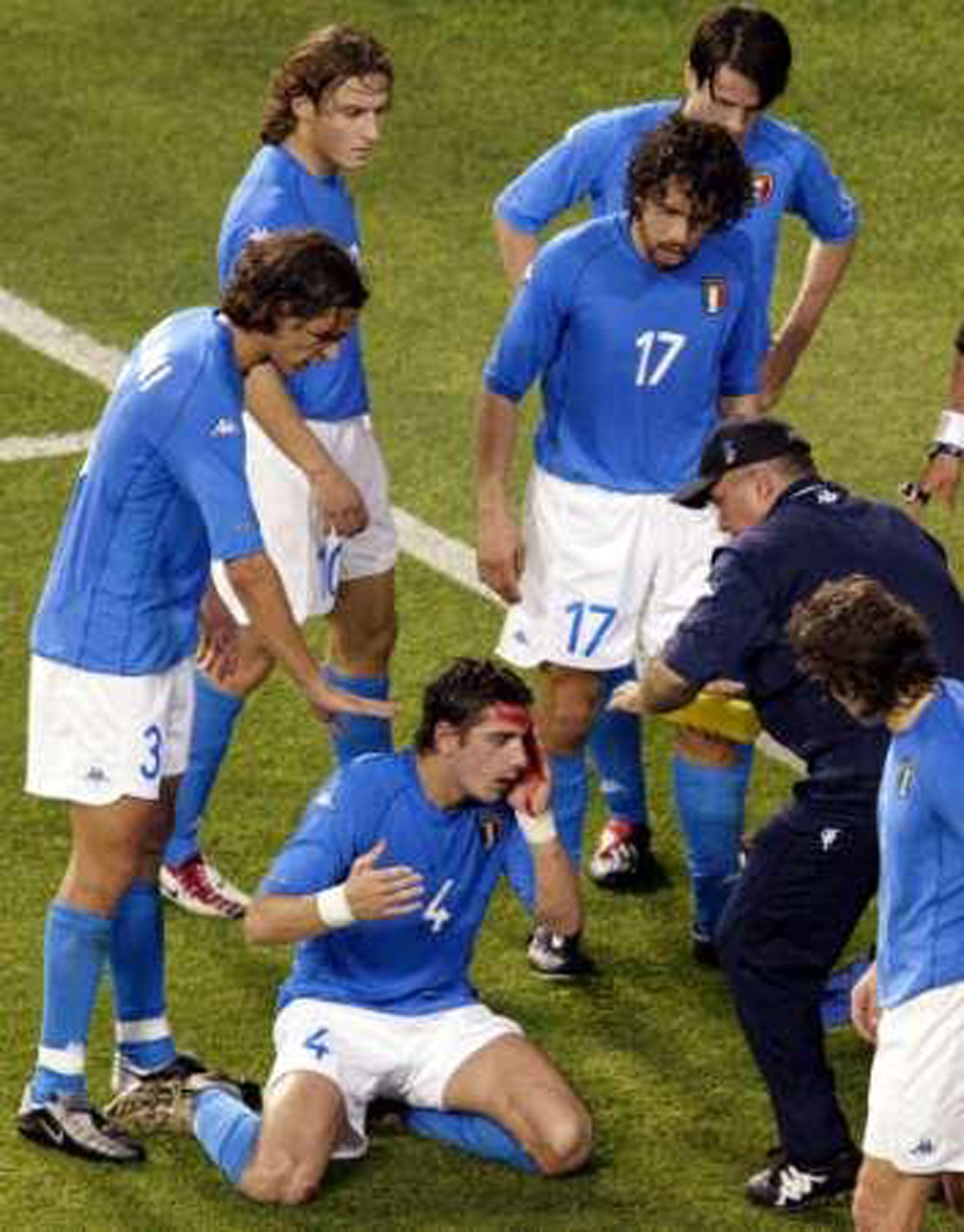 里皮给国足带来希望,里皮怒怼裁判