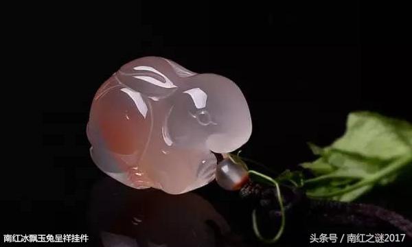 属猪的适合佩戴什么属相的朱砂,属猪的戴什么颜色最旺