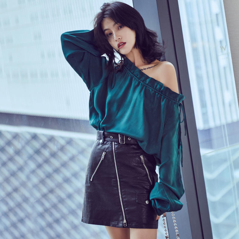 绌挎惌鏃堕濡╁獨鐨勫皬鐨,绌夸笂绾壊杩炶。瑁欏彉鎴愬皬娓呮柊浠欏コ