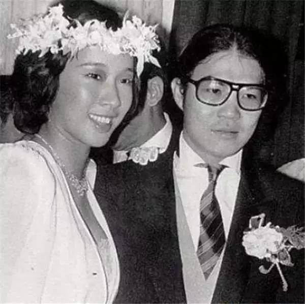 港姐70年:从豪门儿媳,到街边站台,背后是香港经济的大洗牌