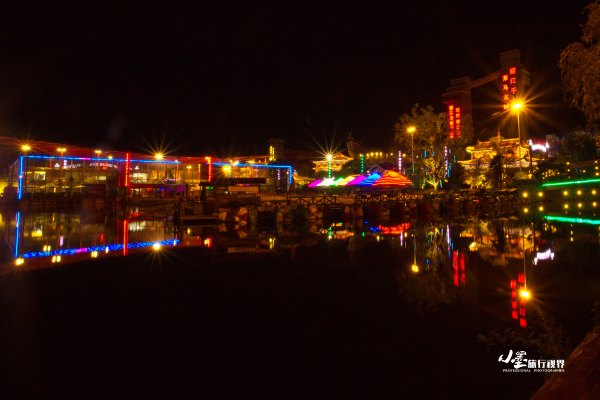 历史底蕴与现代繁华在此交融,历史与现代并存的城市