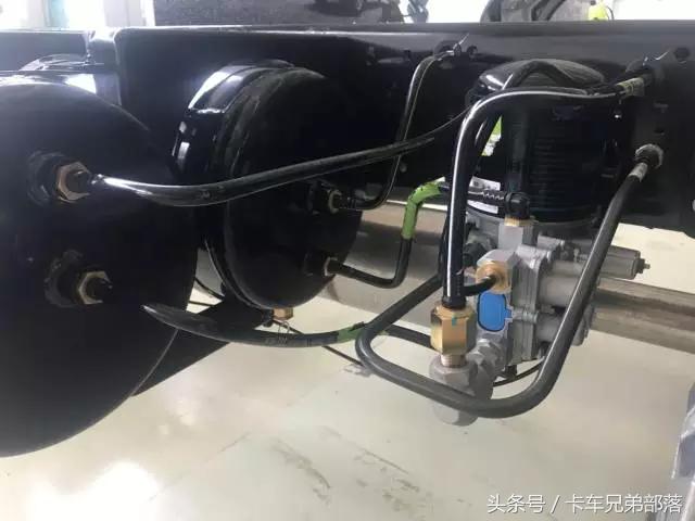 轻卡气刹需要加水吗,开气刹的轻卡需要注意什么