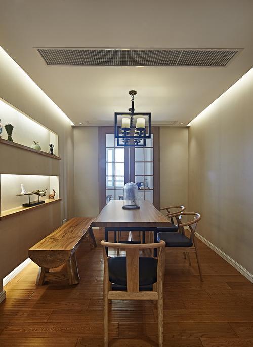 无锡紫金伴山最大户型,转角飘窗房间小户型