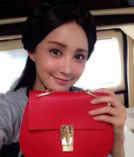 看“二姐”张歆艺如何俘获男神，幸福甜蜜狂“虐狗”