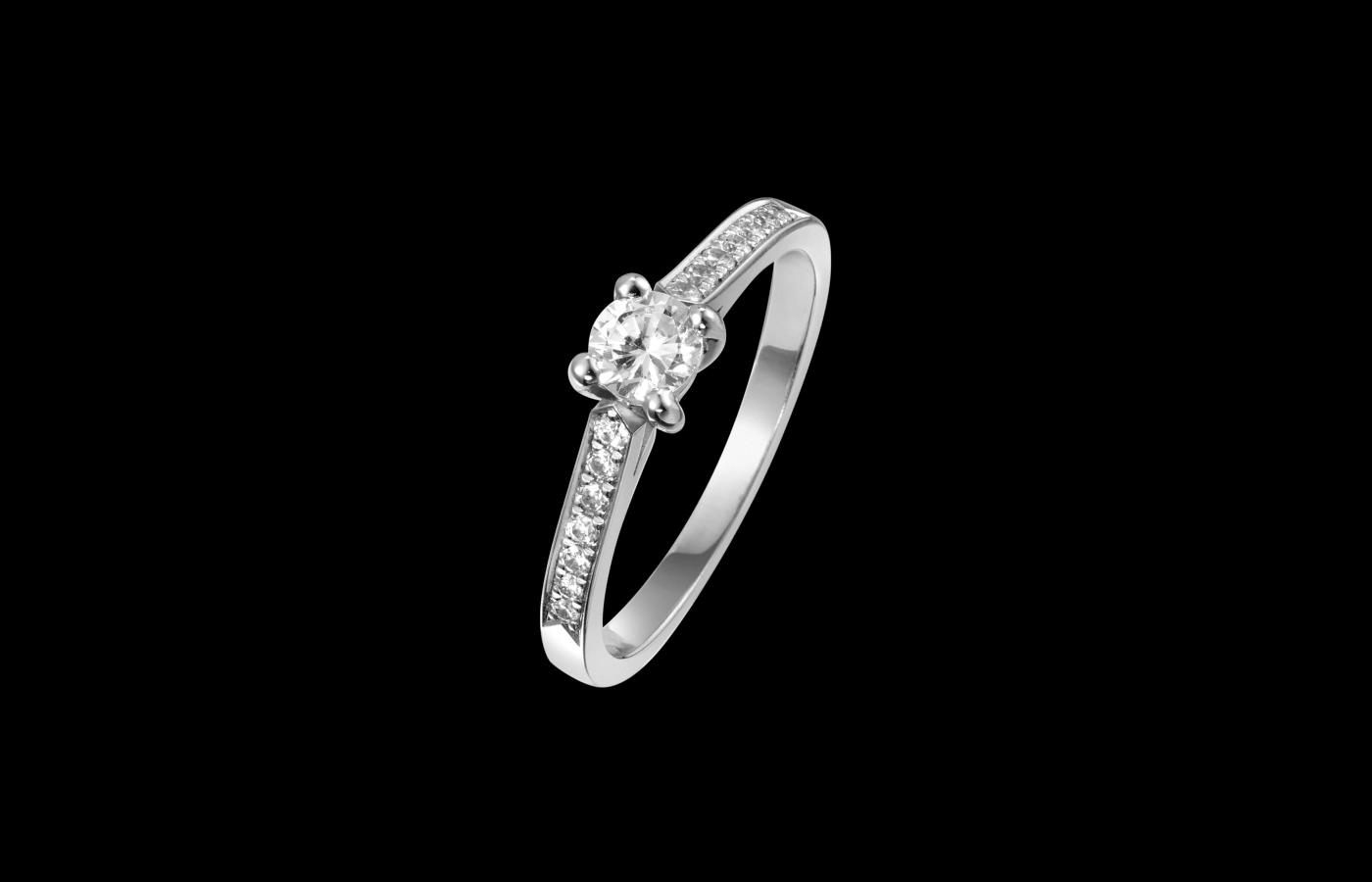 伯爵婚戒窄版还是宽版,伯爵男戒指推荐