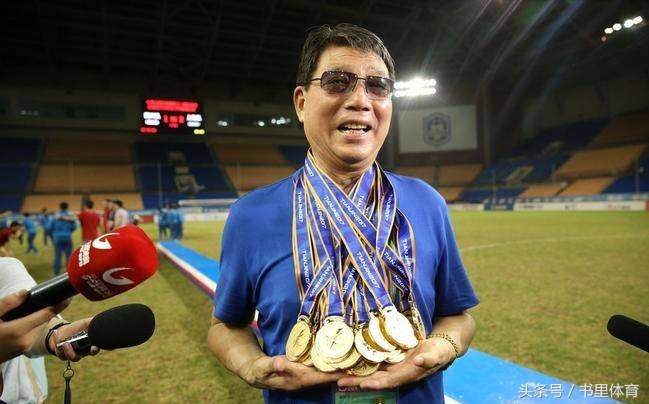 上海男足夺冠包揽全运会足球冠军,众多足球大V犀利点评