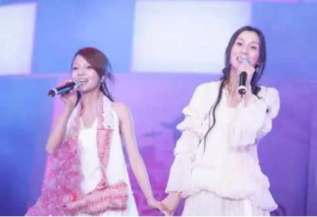 到底是谁在背后搞小动作？这字里行间的信息量也太大了