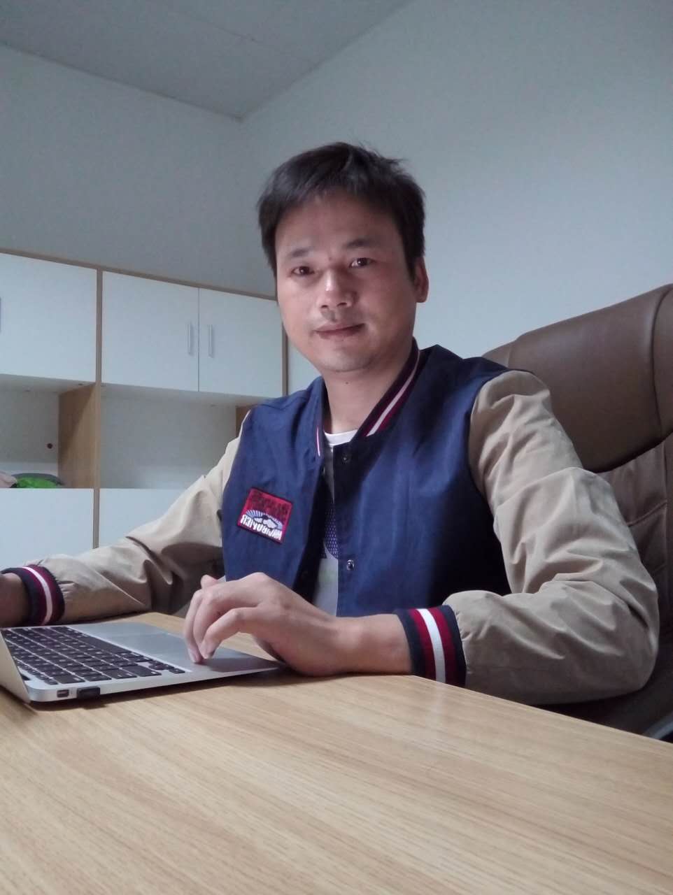 为什么花店生意越来越差,开个花店生意却很惨淡