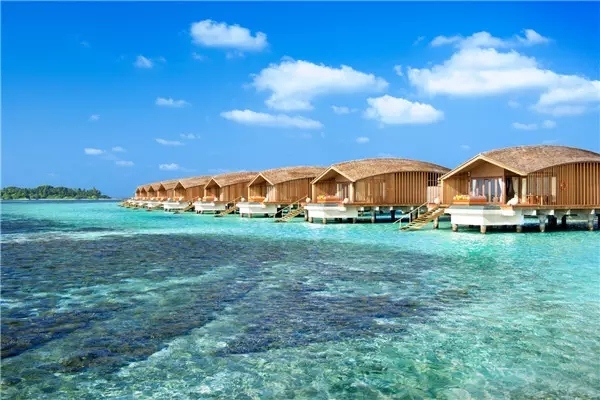 情侣蜜月旅游景点推荐,适合情侣蜜月国内旅游的地方