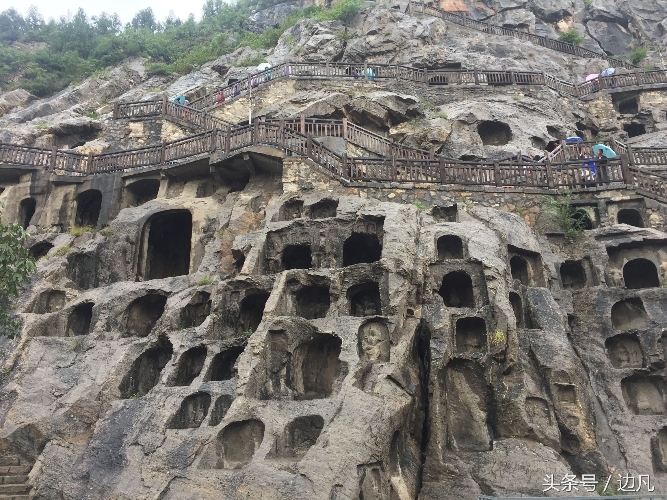 千年古都洛阳龙门石窟,被誉为东方维纳斯的是哪个石窟