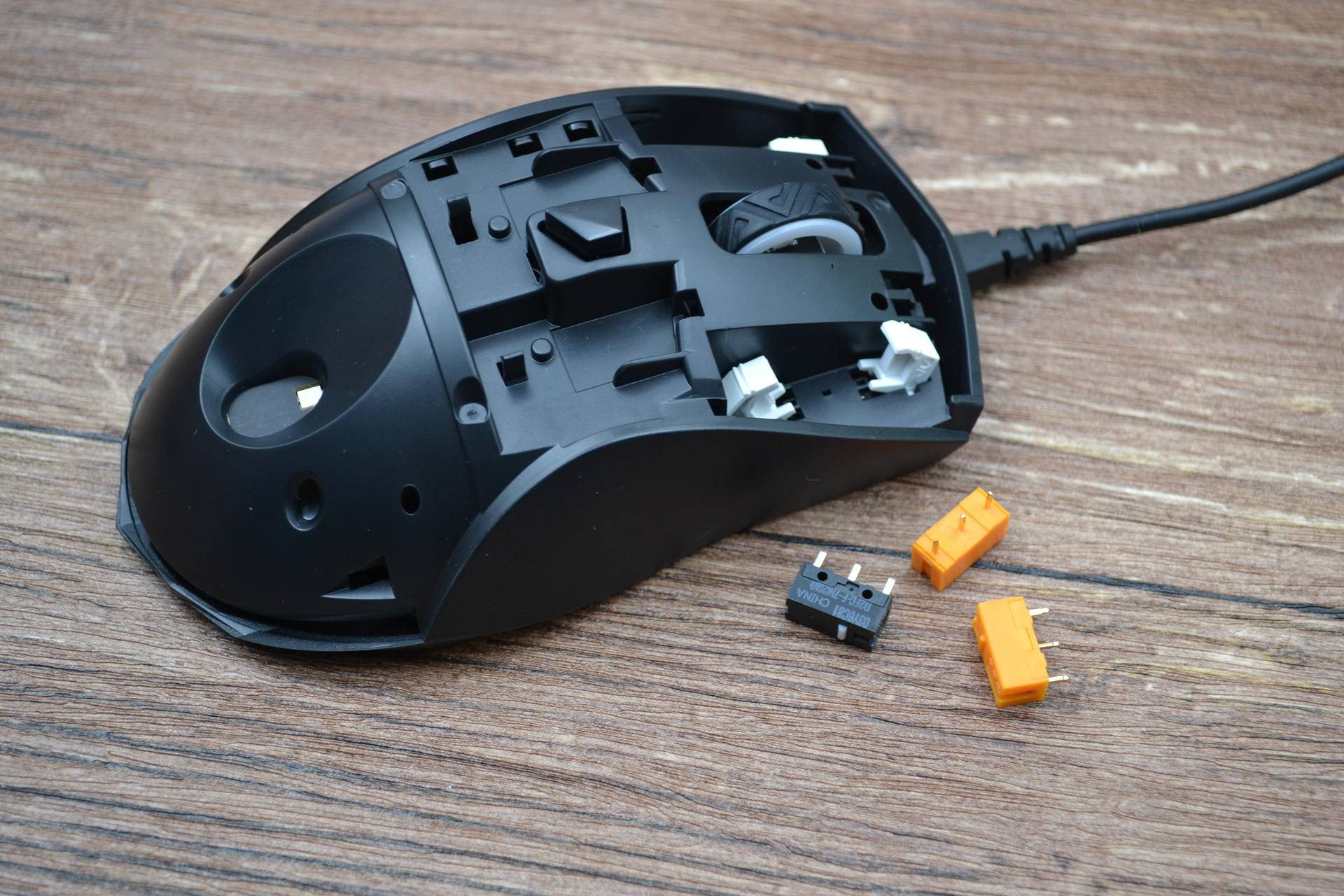 吃鸡神器测评天使之翼,吃鸡神器测评六指