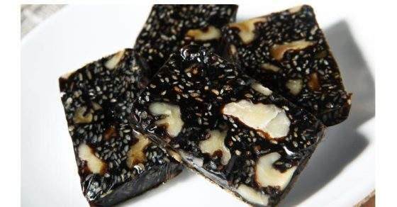 白发变多可能是缺少这种物质,少年白发变黑的方法如下