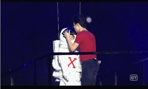 汪峰鸟巢演唱会,千颗钻石点缀,这是要搞事情吗