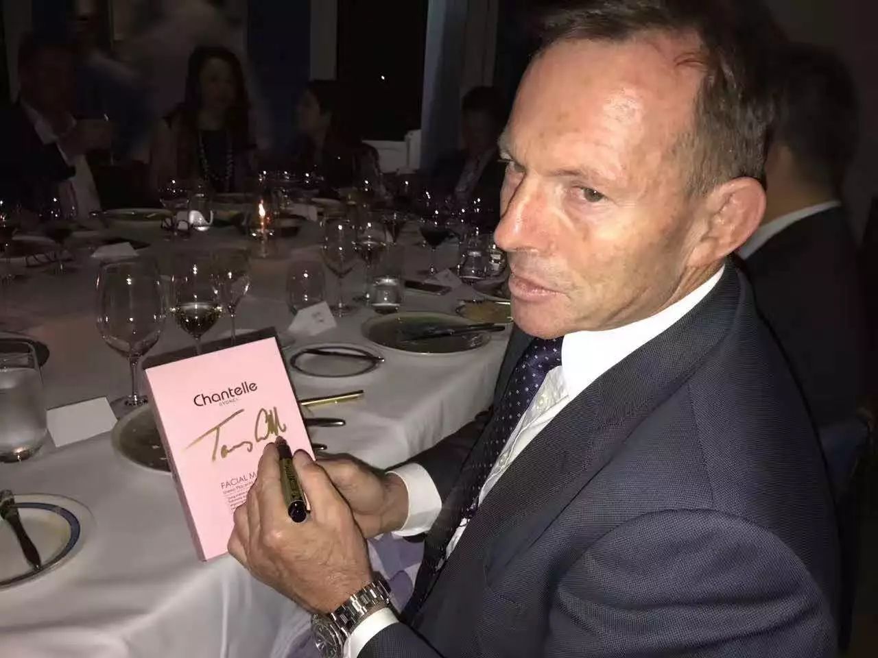 看一眼就爱上,看一眼就爱上一辈子