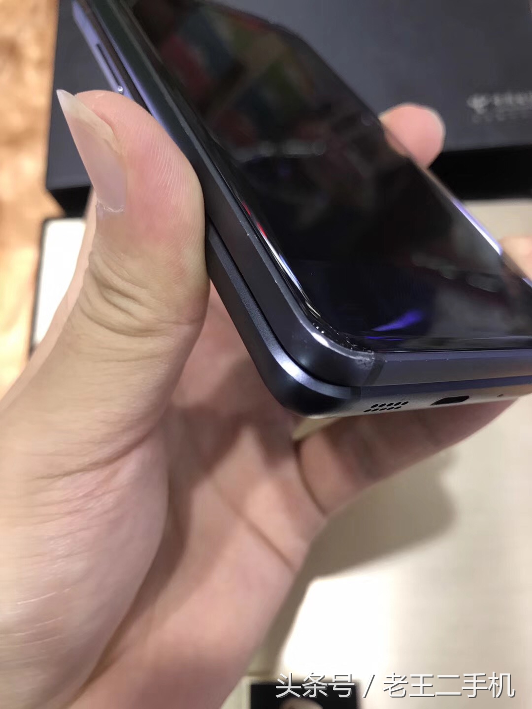 淘了两款,不得不说,三星的翻盖手机真是越做越漂亮了