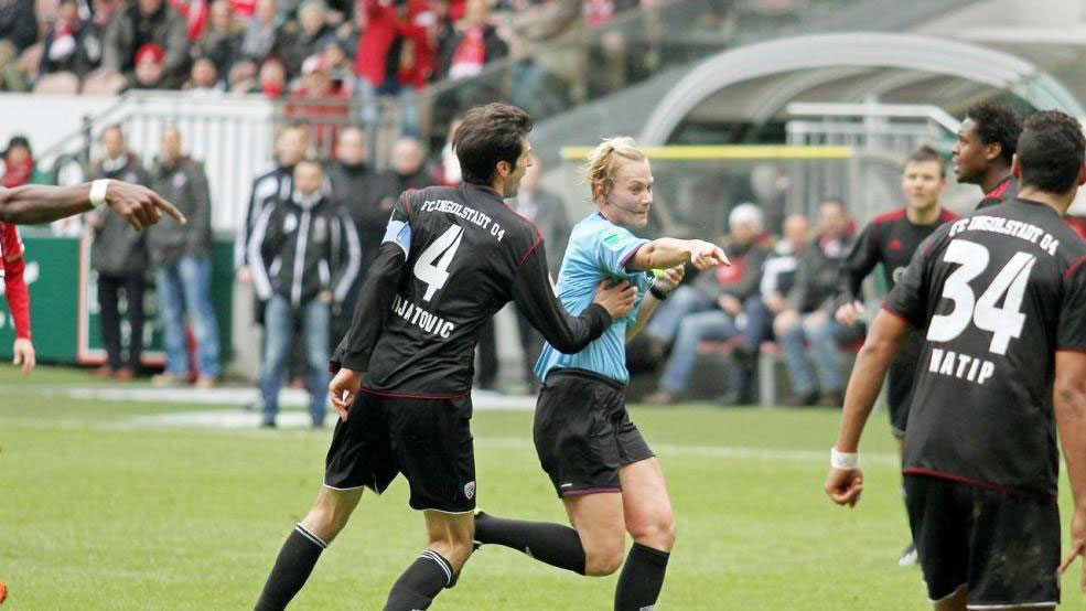 五大联赛女主裁完整版,五大女裁判员