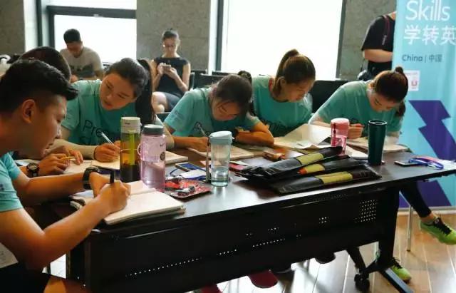 学转英超基层足球教练培训开班,学转英超教练员