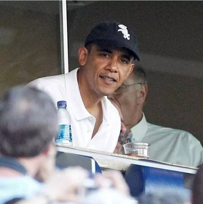 「怎么把你爸的帽子带出来了？真土」说这话的人才是真土鳖