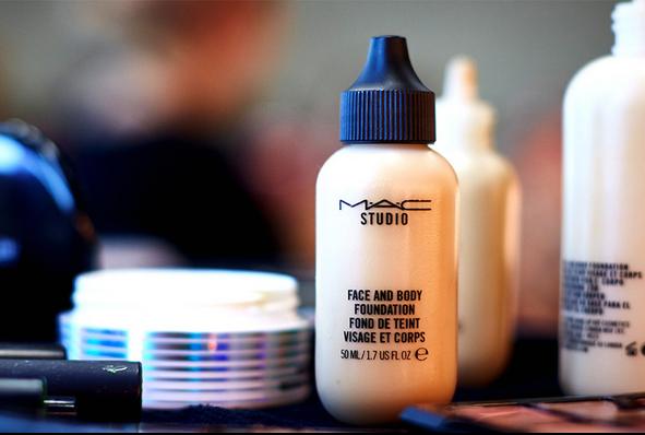 明星口碑的奶瓶粉底液，真的有那么好用？