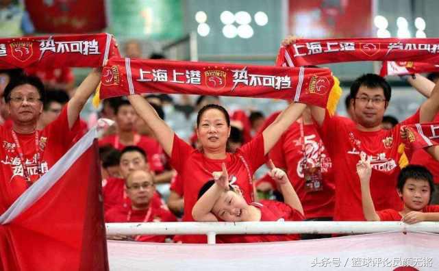 国足从来追着恒大跑如今反转,里皮看完之后老泪纵横