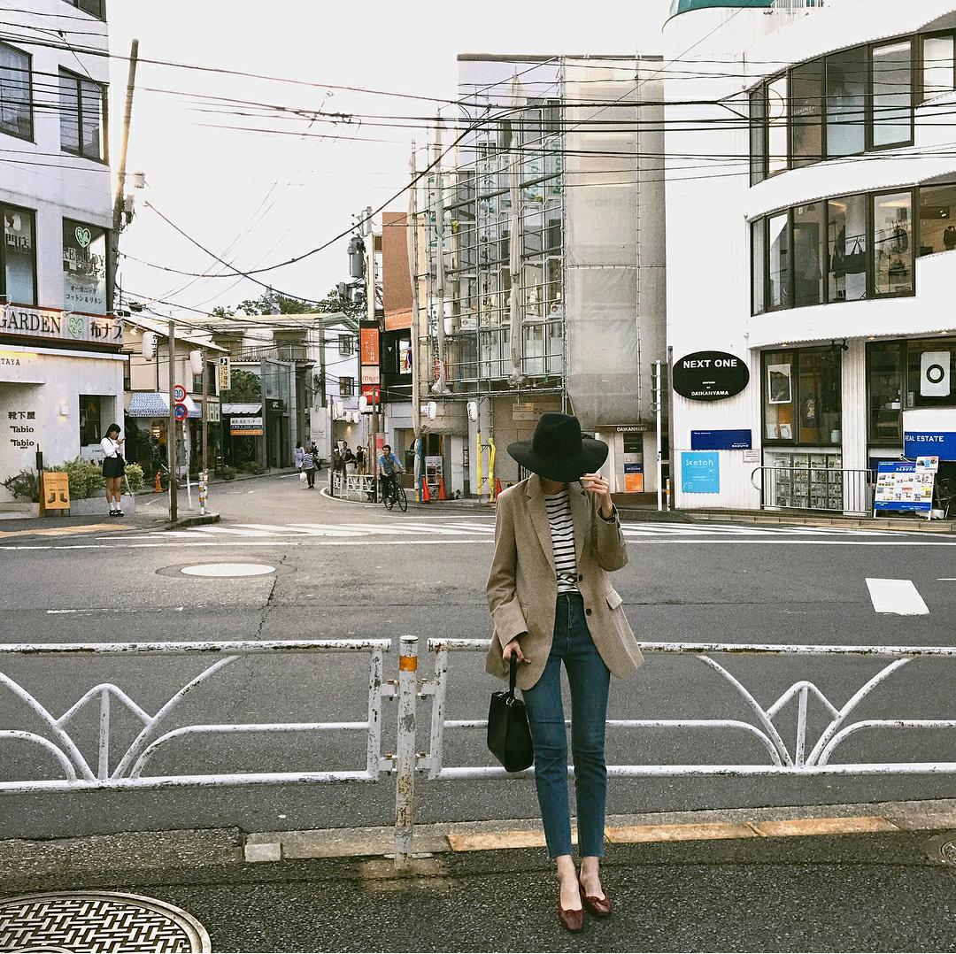 秋装搭配一整套休闲时尚减龄,有哪些秋装搭配实用又时髦的