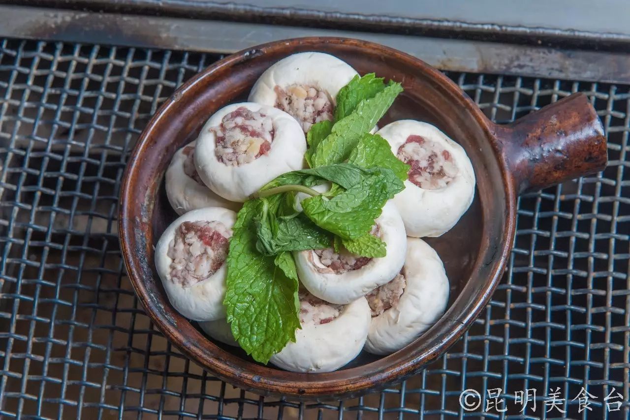 昆明每天蘸水500份的羊肉馆,昆明排名前十烧烤